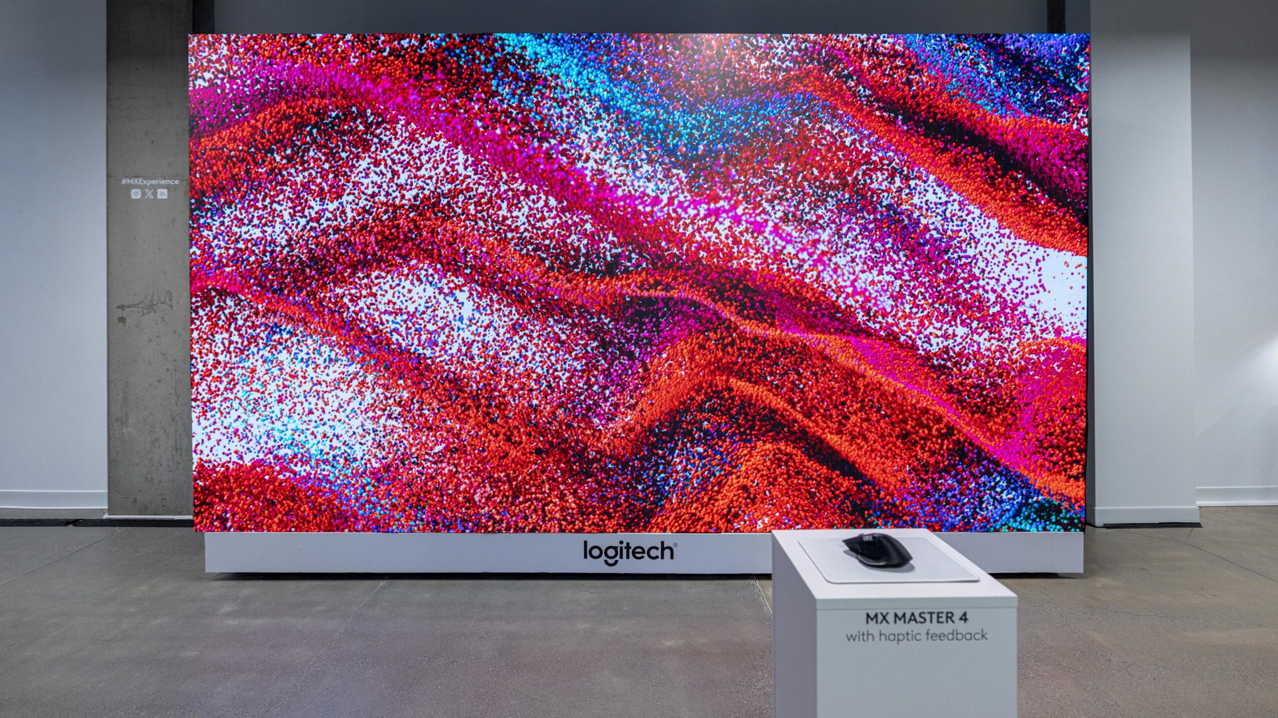 Nonoia-Studio-Logitech-MX-Master4-Interactive-Brand-Installation-2025__006B_web Nonoia-Studio-Logitech-MX-Master4-Interactive-Brand-Installation-2025__006B_web